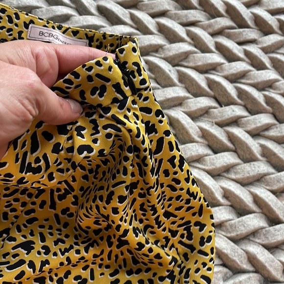 NWOT Patterned MIDI skirt - Picture 5 of 5